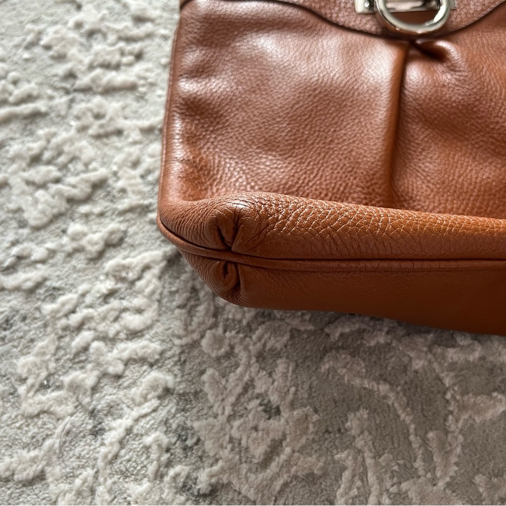 Salvatore Ferragamo Gancini Shoulder Bag Brown - Picture 5 of 13